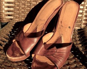 Brown LEATHER 1970s ZAPATOs de plataforma WOODEN, vintage 70's high Heel sandalias, talla 5