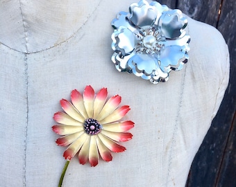 Vintage 60's HIPPY Flower Pin / 70's Enamel FLOWER POWER Pin / Your Choice, one or both