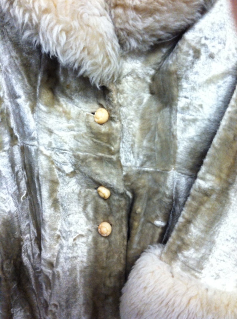 Retro Vintage 1960/'s 60/% off Sale Size Med Jacket 70/'s Crushed VELVET w Real Fur Coat