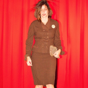 Classic 1950&#39;s Suit by Designer Dan Millstein, Brown 100% WOOL Tailored Ladies 50&#39;s SUIT, size 4
