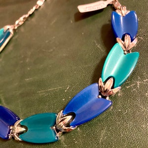1960&#39;s LISNER LUCITE Nylon Leaf Link Choker Necklace