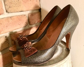 Bronze Vintage 1950's Open Toe Heels / Fifties STILETTO High Heel Shoes / size 8.5 N