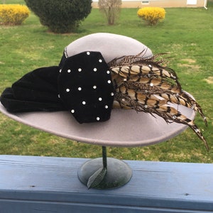 Fab NWT Vintage 1980&#39;s Wool WIDE BRIM Hat, 80s Hat with Feathers, Velvet Bow & Rhinestones