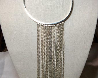 Collar vintage con flecos - Delicada luna creciente ajustable en tono dorado - Estilo bohemio