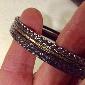 Ensemble unique de bracelets joncs texturés couleur bronze délicat et chocolat Boho