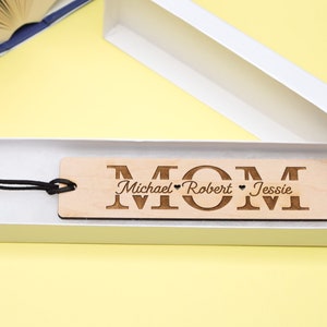 Custom Mom Bookmark, Mother&#39;s day gift, Custom Name Bookmark, Gift for Mom, Customized Bookmark, Gift for her, Wooden Bookmark