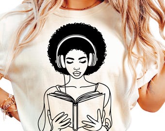 Chica afro leyendo un libro svg, chica negra svg, lectora svg, mujer africana ng, clipart de chica afro, chica leyendo un libro svg, archivo svg, mujer svg