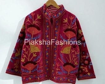 Chaqueta corta de terciopelo bordada con suzani hecha a mano, chaqueta étnica de terciopelo, chaqueta suzani floral, chaqueta bomber, abrigo bohemio e hippie, regalo para ella.