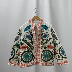 Suzani Cotton Boho Jacket, Cotton Suzani Coat, Warm Summer Coat, Suzani Short Jacket, Women&#39;s Winter Wear Jacket, Hand Embroidered Jacket
