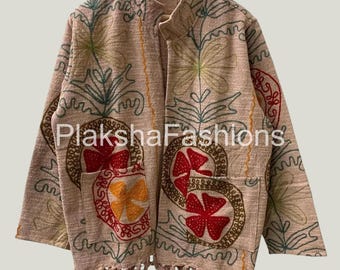Blazer in tessuto TNT con ricami Chic Suzani, giacca spolverino TNT stile boho, giacca bomber floreale, regalo per lei, giacca verde con chiusura a bottoni