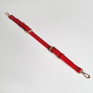Een 2-weg verstelbare leren lange connector, 7 kleuren lederen hoofdsteunen band zwart rood roze goud zilver bondage apparatuur