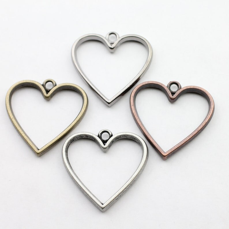 Hiromi⭐︎新品 K18YG 5mm ペンダントトップ HEART Hizm/SK accessory/札形ペンダントトップS 黒銀彼岸花一輪ピアノ