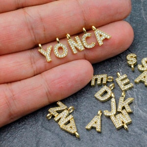 Charm initial personnalisé plaqué or délicat, pendentif initial, breloque lettre, breloque alphabet minimaliste, bijoux personnalisés zm965go