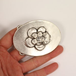 Silver Belt Buckle, Oval Belt Buckle, Flower Belt Buckle With 6 mm Swarovski Crystal, Women Belt Buckle, Christmas Gift, Buckle Gift, GS86