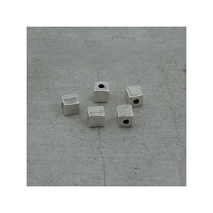 10 Dice, Cube Beads Silver-Plated Square Beads for Jewelry – Perfect for Bracelets, Earrings & Necklaces, Metal Beads, Zamak Beads, ZM185