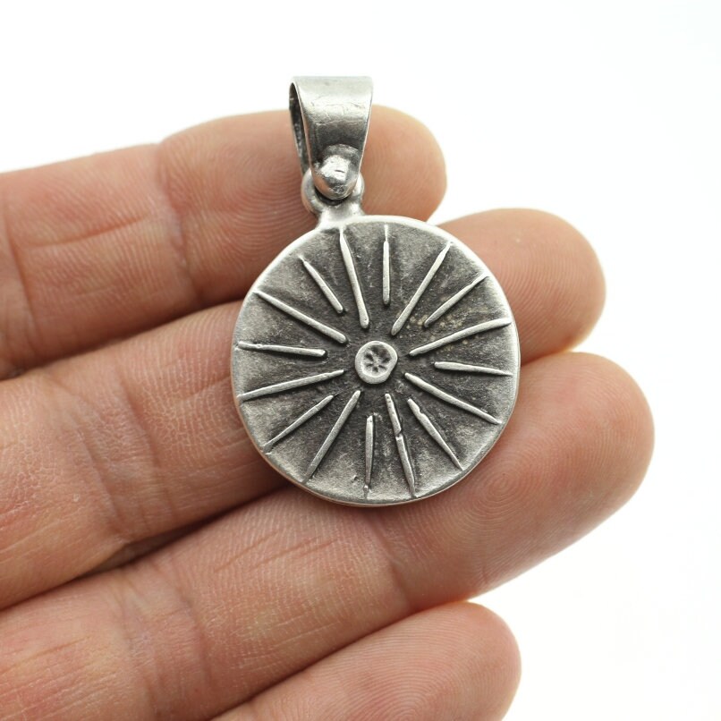 Silver Sun Symbol Pendant: Zamak Sunshine Jewelry (43x28mm