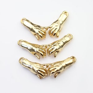 5pcs Gold Holding Hands Charms, Gold hand Pendant, Necklace Making, Jewelry Findings, ZM1148go
