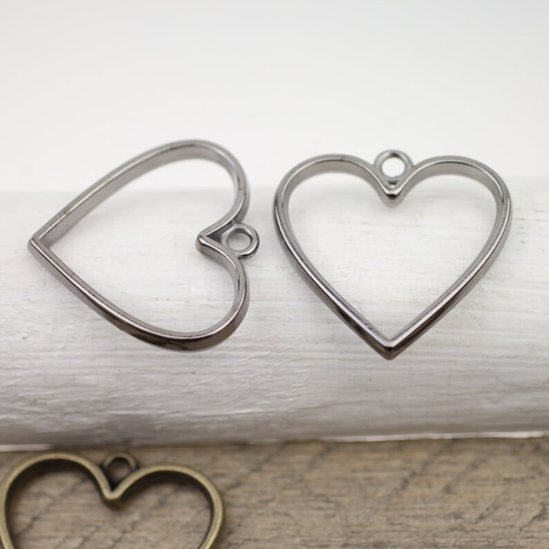 Hiromi⭐︎新品 K18YG 5mm ペンダントトップ HEART 5pcs 38x39mm Jet Hematite Heart Charm Pendant, Heart Hollow