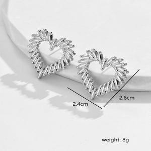 Stainless Steel Dainty Heart Stud Earrings, Waterproof, Daily Minimalist Heart Earrings, No Tarnish, Hypoallergenic for Sensitive Skin E01si