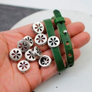 10 Blume Schieber Perlen Spacer für Leder, Sonnenblume Armband Slider Spacer Bead, antikes Silber finden, Schmuckherstellung Lieferung, ZM104as
