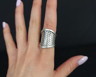 Anillo tejido bañado en plata, banda ajustable gruesa, diseño trenzado bohemio, joyería única, regalo para ella, anillo bohemio de moda R93