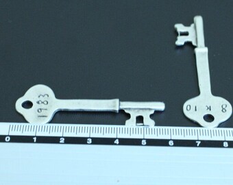 シルバーキーペンダント：ハンドメイドザマックチャーム（58mm