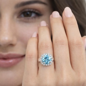 Bague cocktail en cristal Swarovski : Alliance ajustable en laiton - FR158si-sw