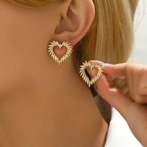Heart Stud Earrings, Trendy Minimalist Jewelry, Hypoallergenic No Tarnish, Gold-Colored Stainless Steel, Dainty Gift Earrings, E01go
