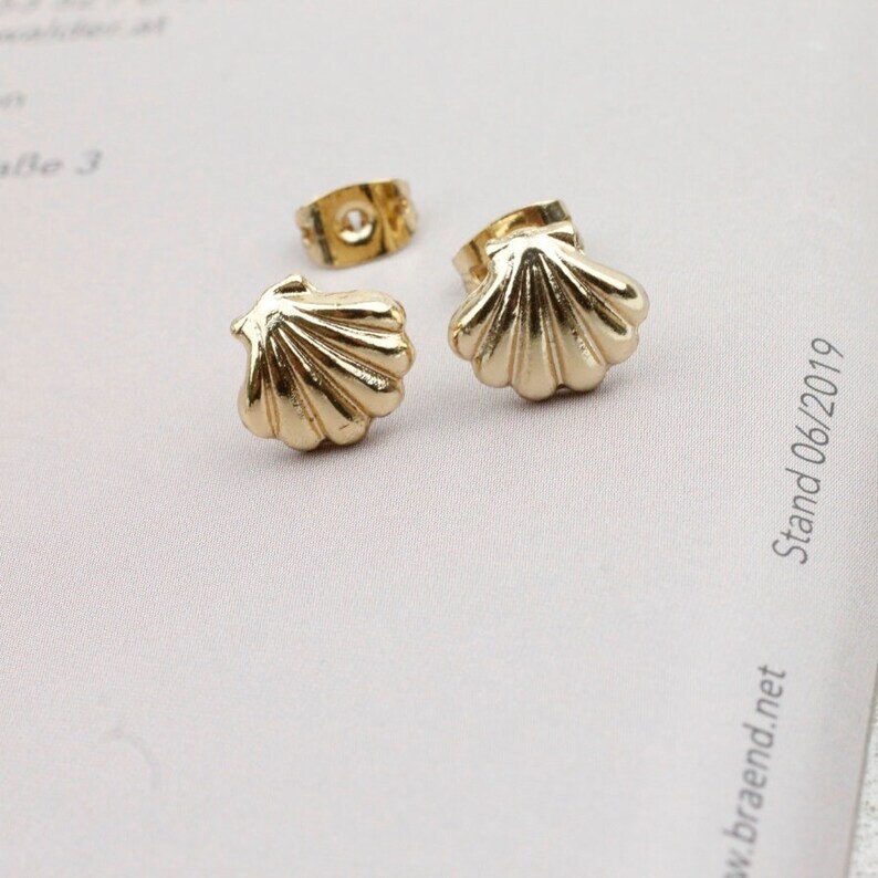 24Kゴールド シーシェル スタッドピアス：繊細なスカロップデザイン（5