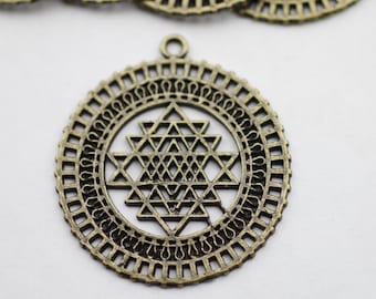 5pcs Antique Bronze Sri Yantra Charms: Sacred Geometry Pendants (36mm) - zm801