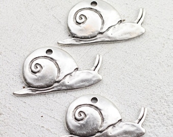 5pcs Sterling Silver Plated Snail Pendants: Antique Style Charms - zm694as