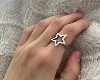 Silver Star Ring: Adjustable Zamak Statement Ring - R230as