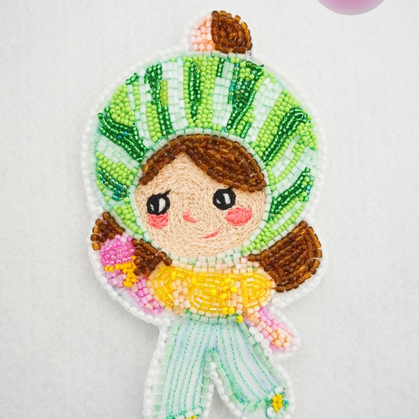 Broche en perles « fille pastèque »/Broderie de Lunéville /Broderie de perles par Qiuqin Studio/Cadeau bijoux /Design unique