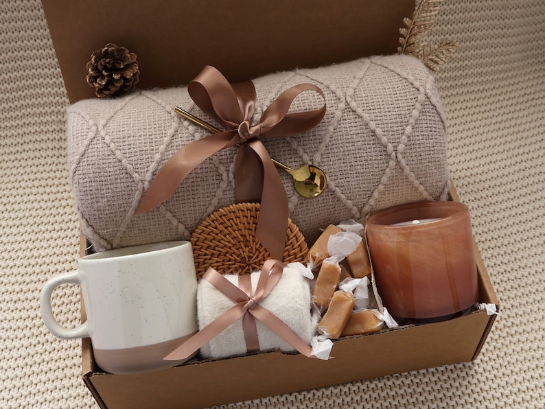 Cozy hygge gift box, Self care gift box, mothers day gift set for her mom, miss you, sending a hug, gift for colleagues BrownGlassCandle