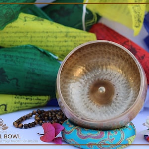 Hand Beaten Singing bowl, Soul Healing gift items Himalayan Singing Bowl for Meditation, Sound healing and Love, Mindfulness Chakra Healing