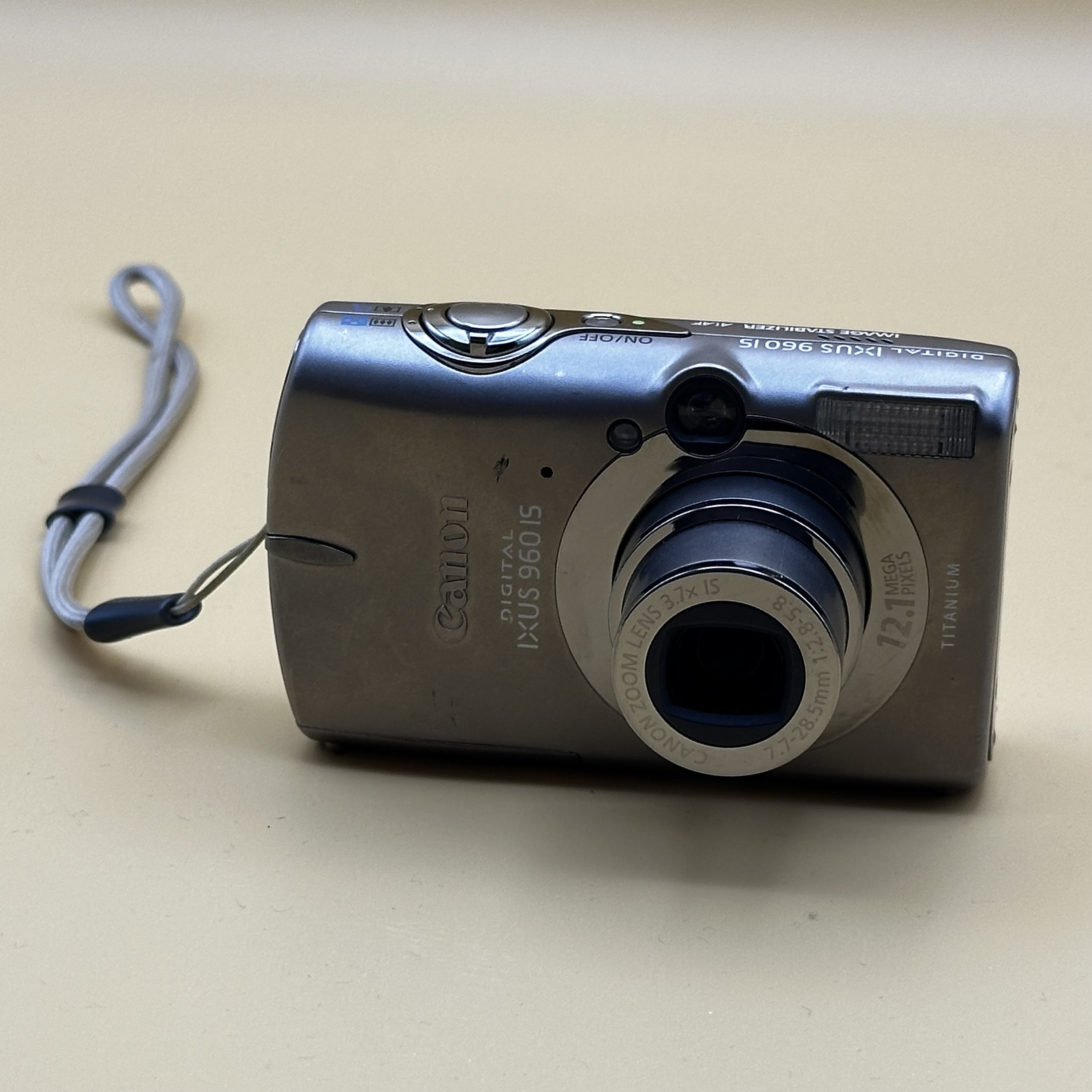 Y2K Canon Ixus 960 IS Digital Camera CCD Sensor, Titanium MP