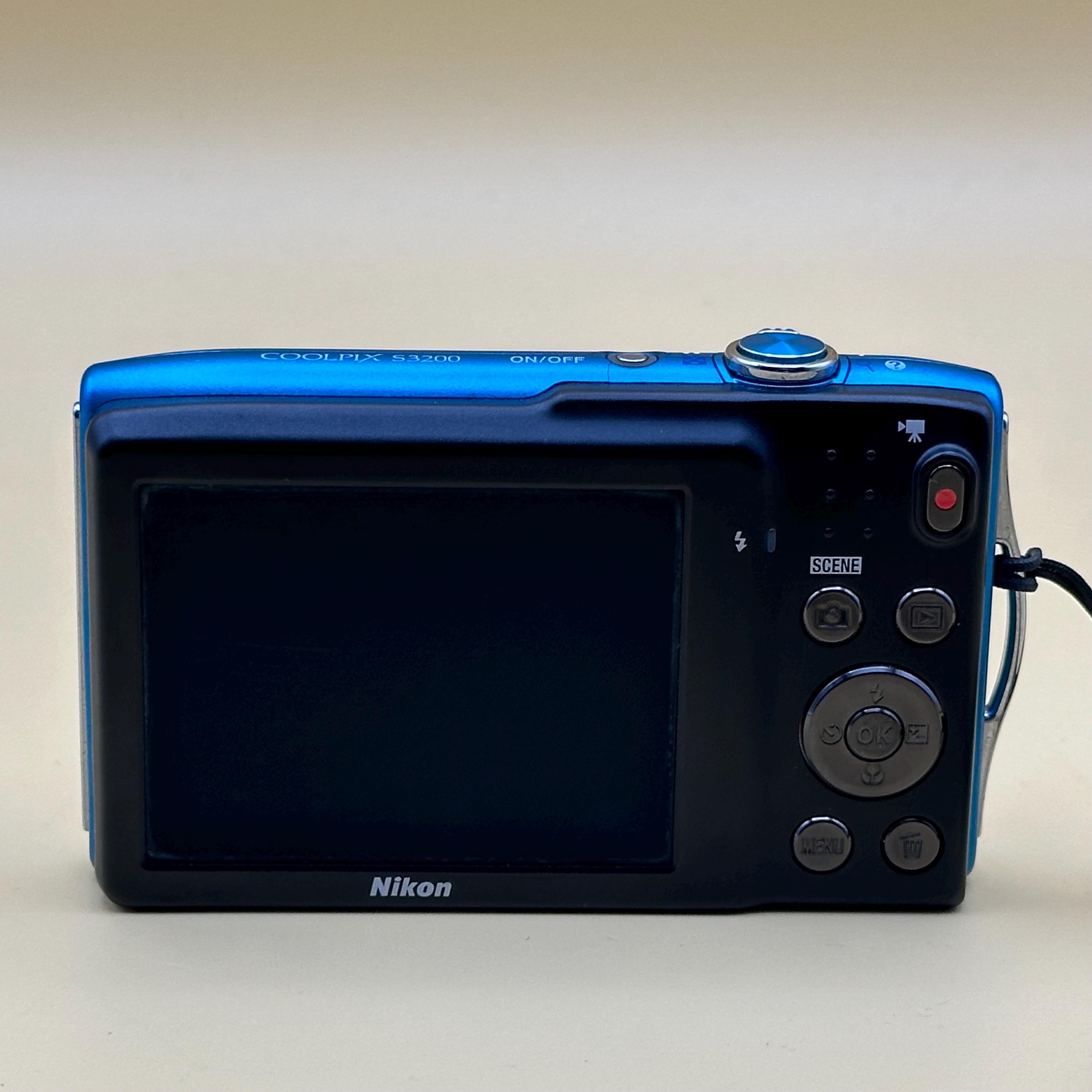 Y2K Nikon Coolpix S3200 CCD Sensor Digital Camera 16.0 MP - Tested