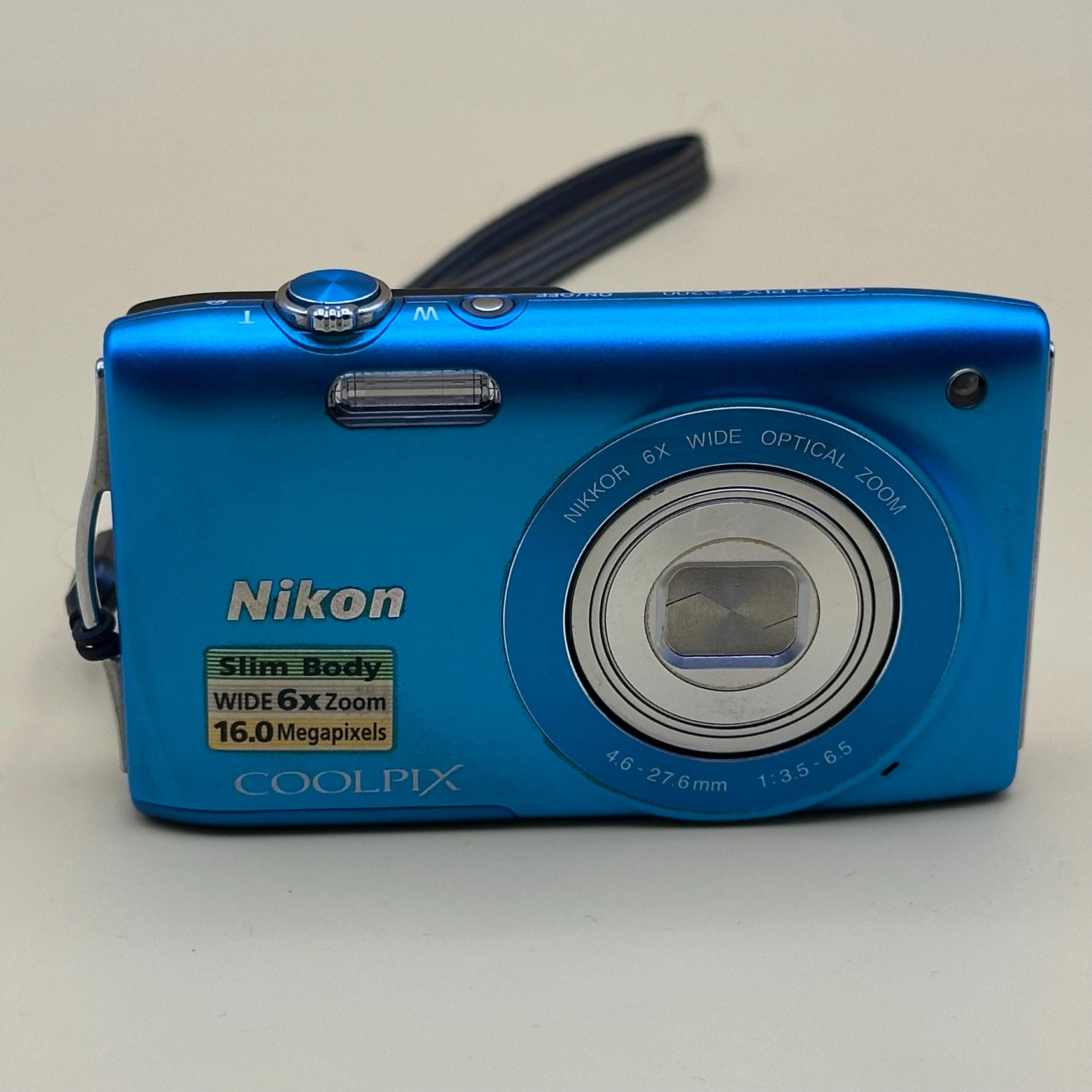 Y2K Nikon Coolpix S3200 CCD Sensor Digital Camera 16.0 MP - Tested