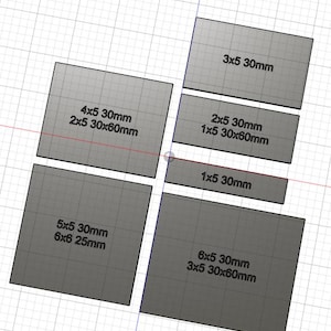 Puede incluir: Un conjunto de formas rectangulares grises de varios tama&ntilde;os, cada una etiquetada con dimensiones en mil&iacute;metros. Las formas incluyen tama&ntilde;os como 3x5 30mm, 4x5 30mm, 2x5 30x60mm, 5x5 30mm y 6x6 25mm. La imagen est&aacute; sobre un fondo de cuadr&iacute;cula.