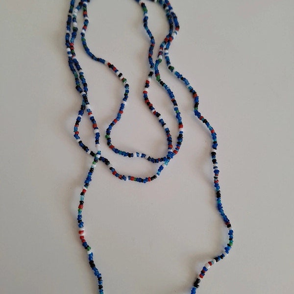 Collier long bleu rouge vert