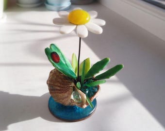 Glass Daisy Made of Stained Glass – Handmade Tabletop Decor, Home Ornament