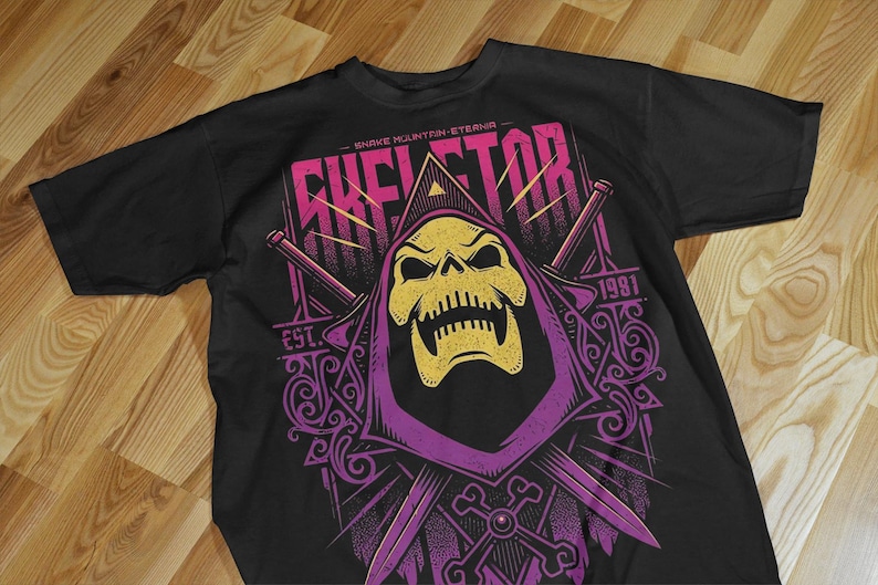 T-shirt Skeletor Masters of the Universe designs a vintage poster style.