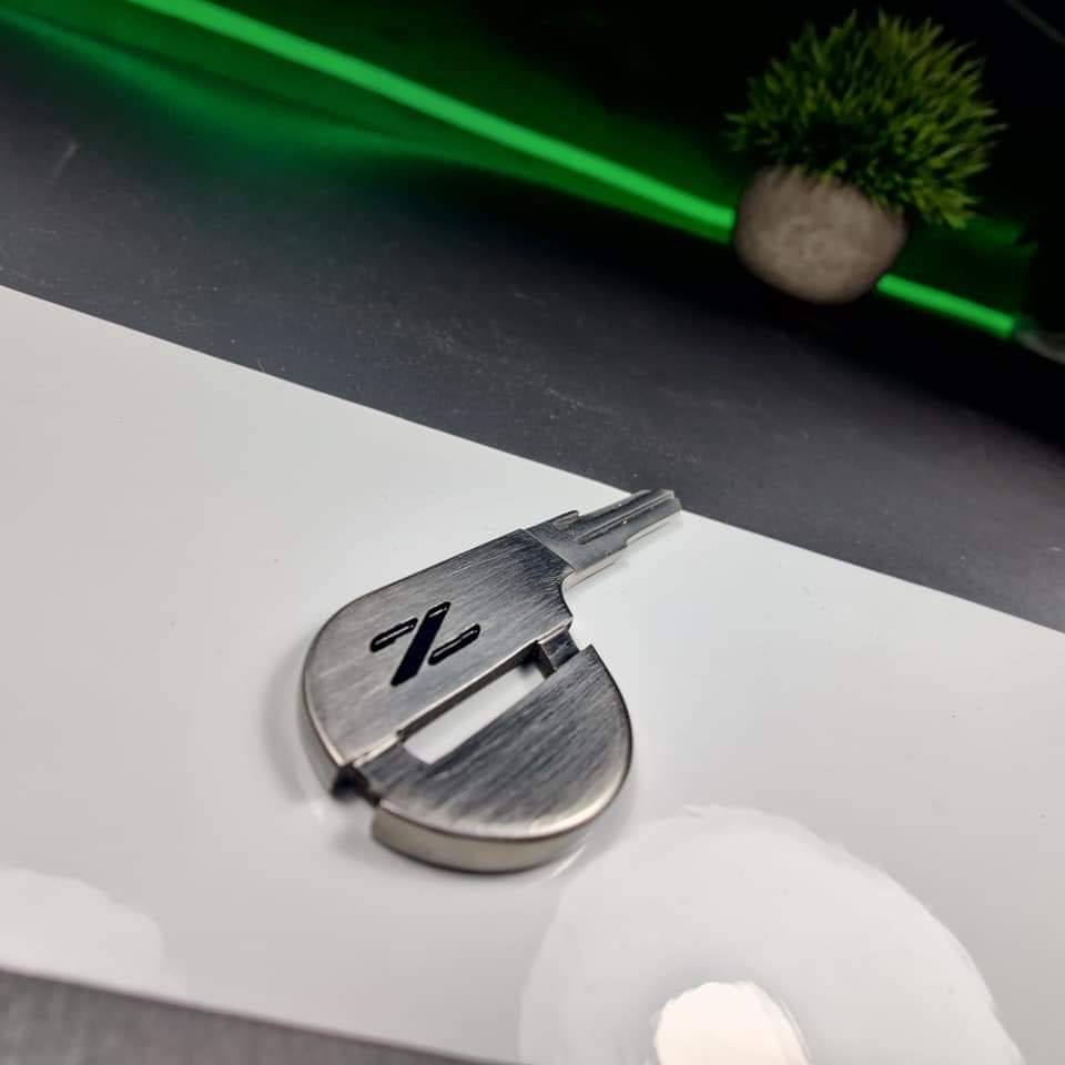 Nissan キーチェーン(非売品プレミアム) Nissan 300ZX Titanium Key Replica - Etsy