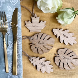 Personalisierte Hochzeit Gedeck Laser geschnitten Blätter. Ahorn kanadisch | Monstera | Eiche Wald Wald Natur Hochzeit Party Abschlussball Tischkarte