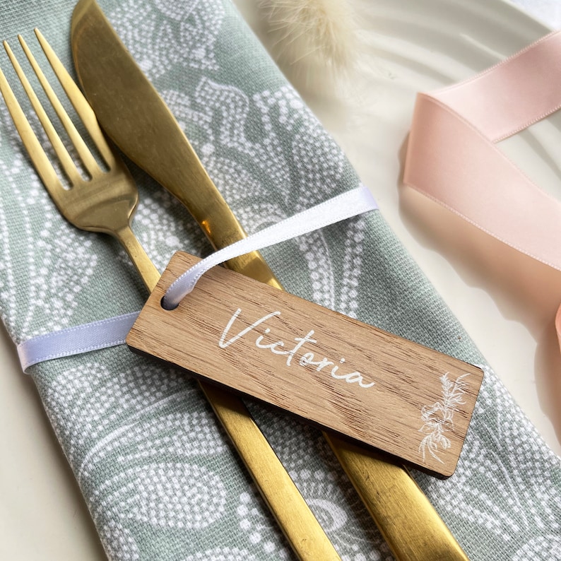 White Floral Accent Place Setting Name Tag Wedding Table Flowers ...
