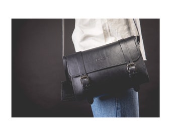 Leather Messenger In Cuoio Black Mod 134