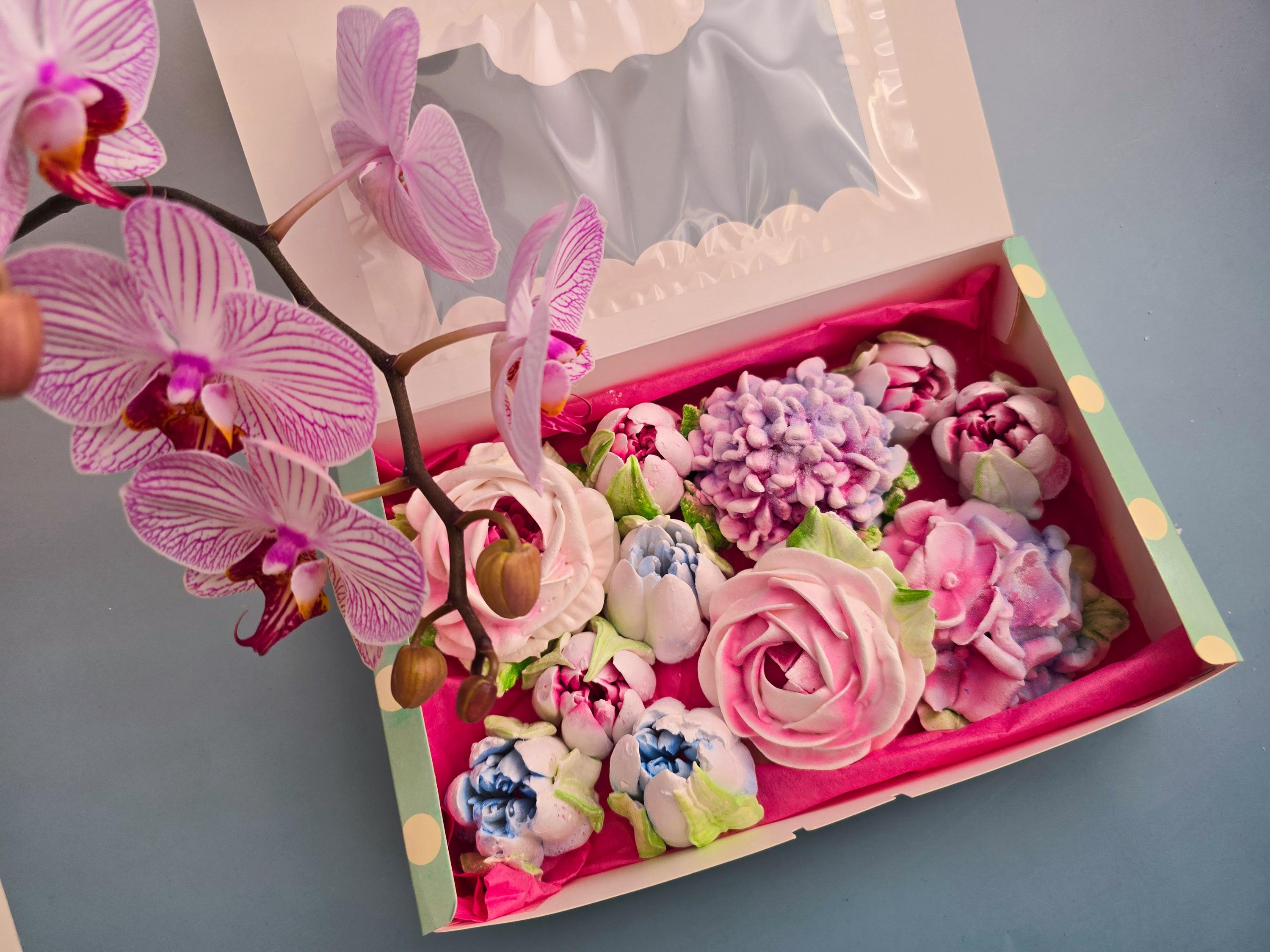 Marshmallow Zephyr Flowers Rose Hydrangea Tulips Adorable Present