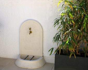 Fuente de pared de piedra del Vesubio: elegancia clásica para jardín o patio exterior - Fuente de jardín
