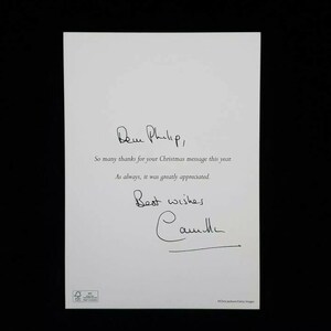 Königin Camilla Parker Bowles signierte königliche Fotokarte Dokument Royalty Charles III