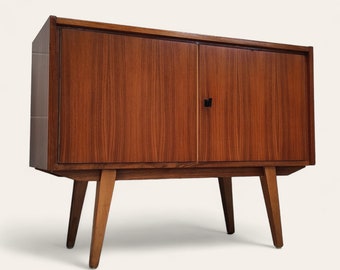 Sideboard aus der Mitte des Jahrhunderts